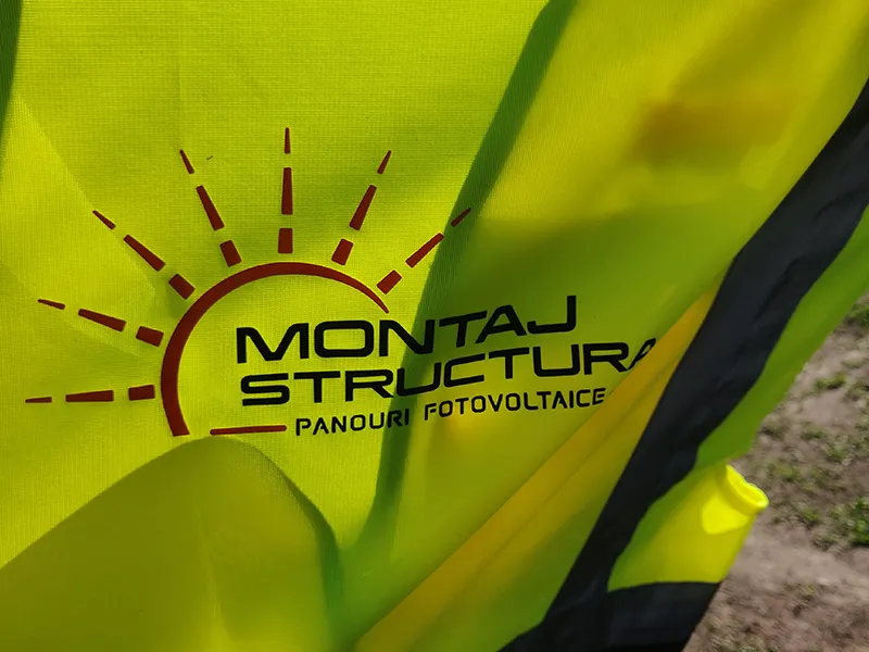 Hullámlemez tetőre szerelt napelemek telepítése 3 Montaj panouri fotovoltaice pe acoperis tabla cutata